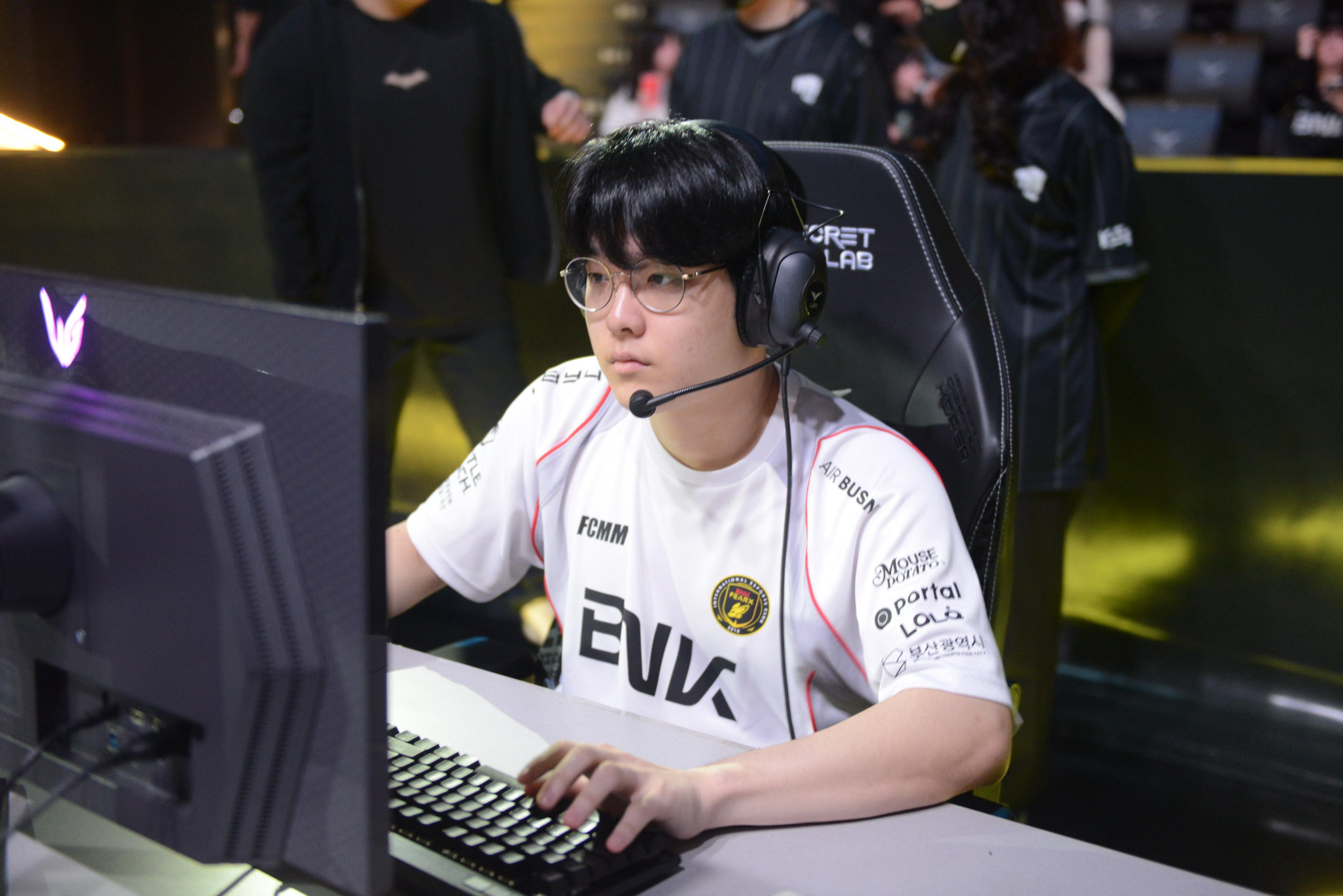 DK完胜FNC,Hanssama完成帽子戏法的简单介绍 DK完胜FNC,Hanssama完成帽子戏法的简单介绍