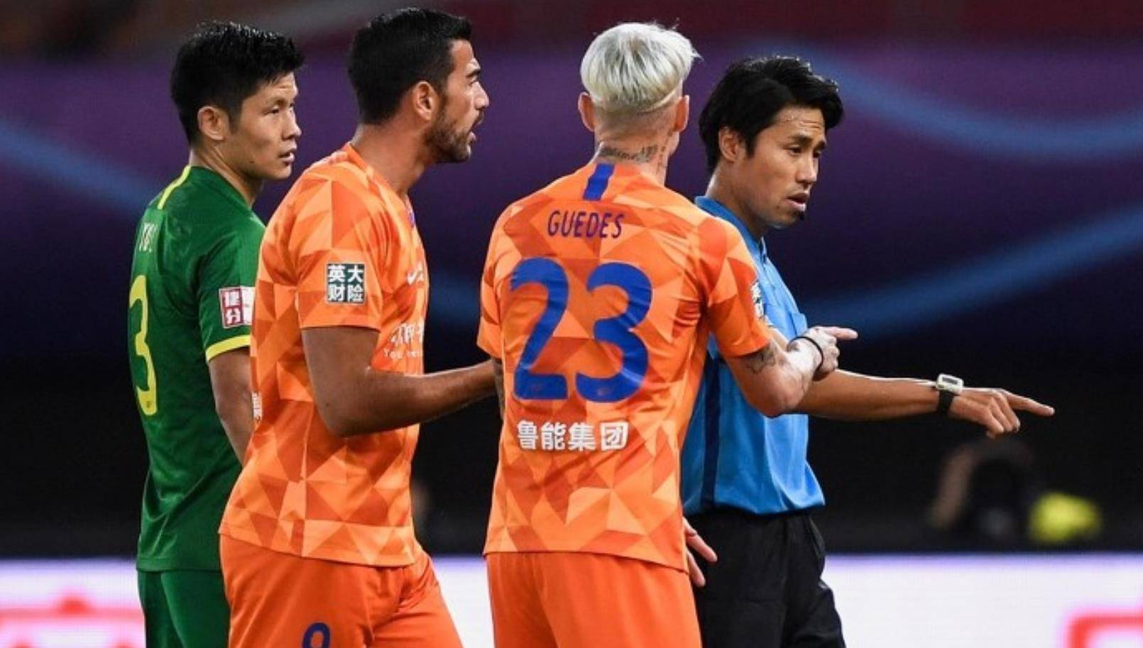 鲁能客场惨遭淘汰,教练态度转变引发议论 鲁能客场惨遭淘汰,教练态度转变引发议论