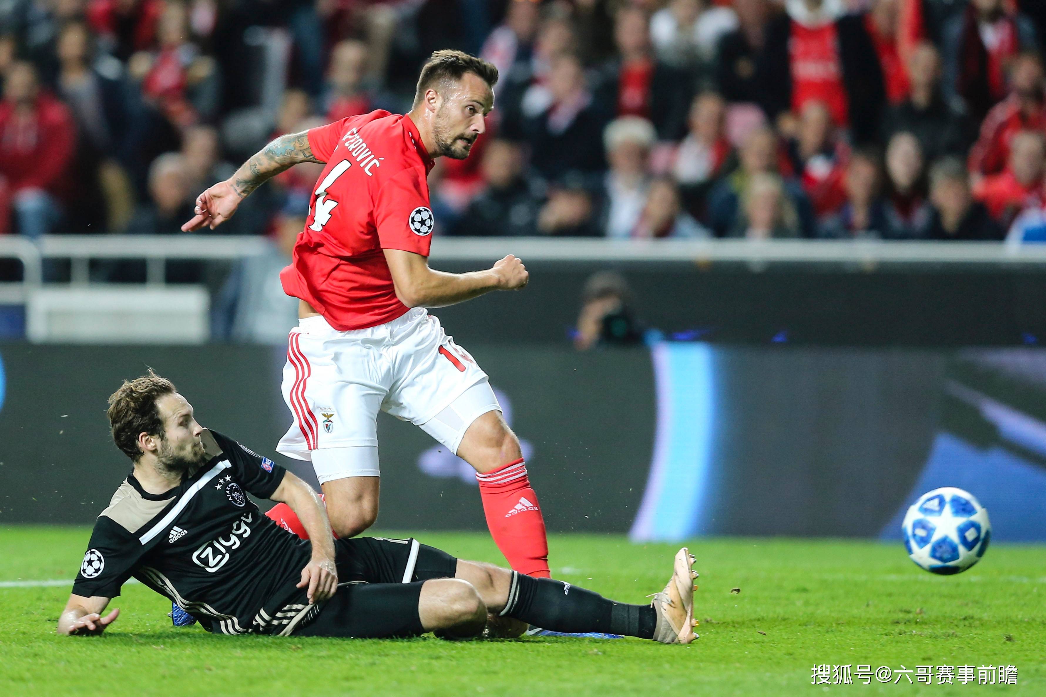 开云体育入口-欧洲联赛火爆进行,球队实力悬殊引发争议