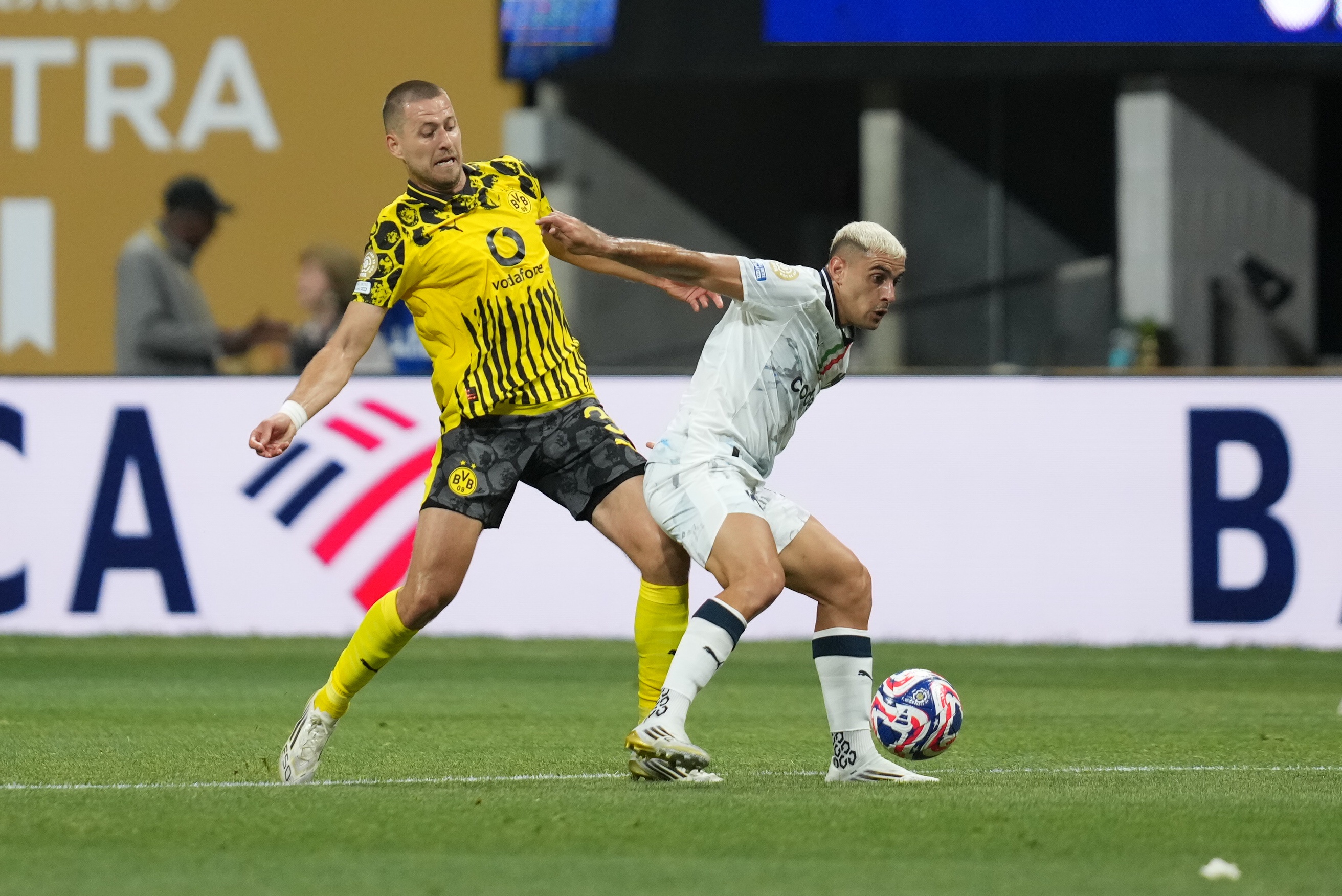 包含多特蒙德客场逼平对手发挥出色的词条 包含多特蒙德客场逼平对手发挥出色的词条