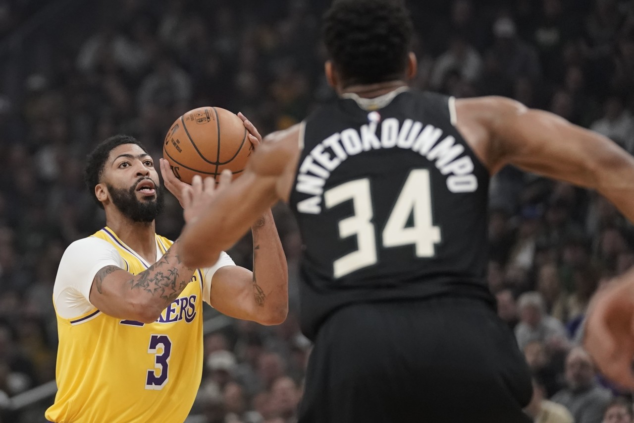 关于山东队鏖战雄鹿,戈贝尔高光表现的信息 关于山东队鏖战雄鹿,戈贝尔高光表现的信息