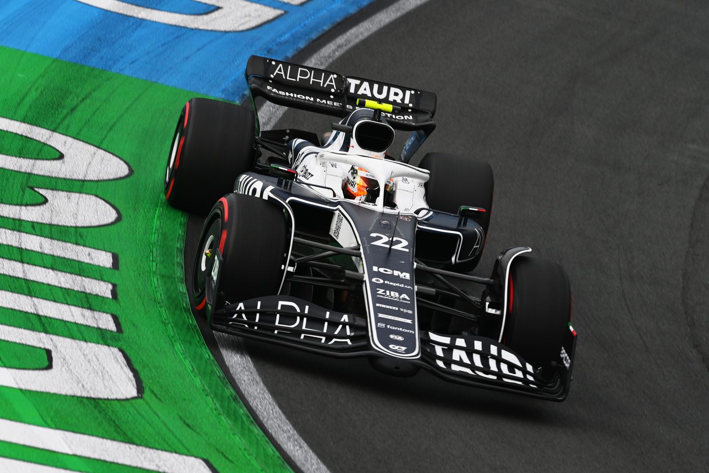 包含法拉利翻盘红牛车队,拉塞尔带队取胜的词条 包含法拉利翻盘红牛车队,拉塞尔带队取胜的词条